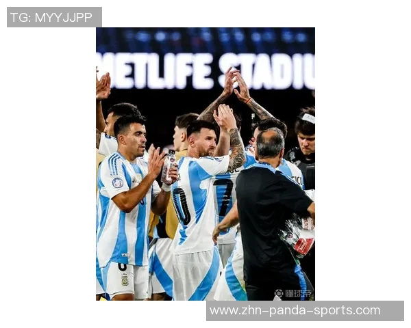 阿根廷国家队在迈阿密集训梅西已与球队汇合积极备战 阿根廷国家队在迈阿密集训梅西已与球队汇合积极备战