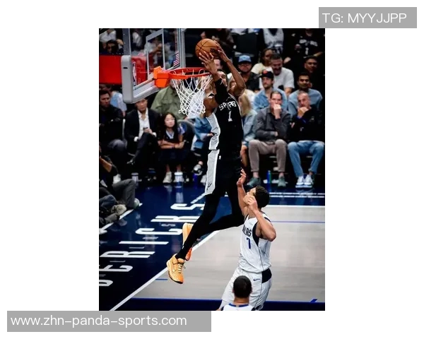 浓眉称赞文班投篮能力认为防守者只能祈祷他失手