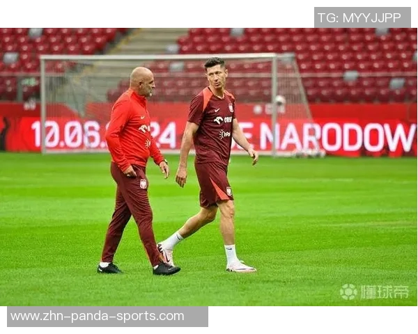 莱万收到沙特和MLS报价米兰计划引发他的关注与兴趣 莱万收到沙特和MLS报价米兰计划引发他的关注与兴趣