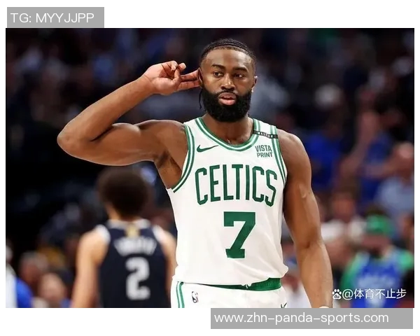 杰伦布朗半场表现回暖17分4板1盖帽次节手感火热独得15分